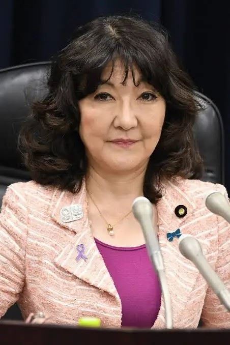 財務大臣片山皋月，跟高市一樣是日本第一位女財相，近期多次對貶值發出警告。（圖／翻攝維基百科）