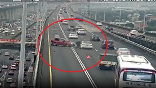 新／注意！國道3車追撞…占2道、回堵2km