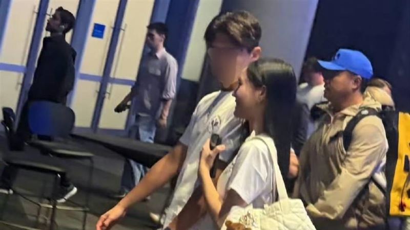 小S愛女Lily疑戀愛 澳洲同框高帥男被拍