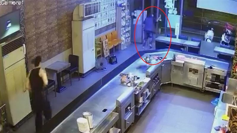 顧客以為遇到變態，驚嚇奪門而出。（圖／翻攝自threads）