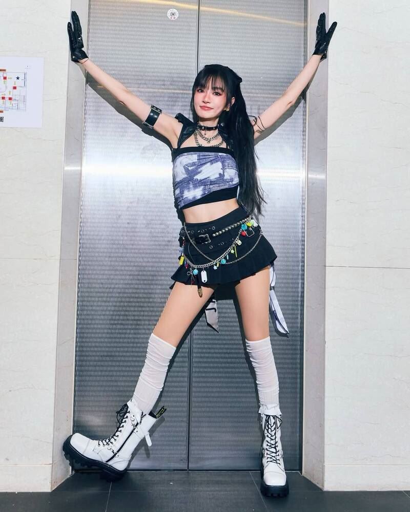 謝金燕自曝連續兩個月天天吃火鍋，體重不增反降。（圖／翻攝自IG @jeanniehsieh___bbb）