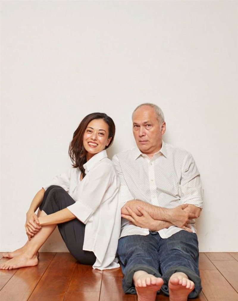 莫雷羅伯遜（右）上個月29日病逝。（圖／翻攝自X）