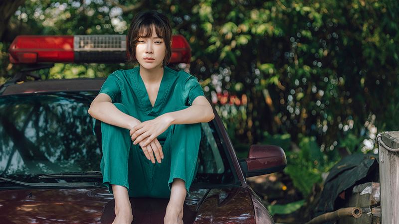 蔡淑臻飾演放浪暴走的「小劉醫生」深植人心。（圖／中天綜合台提供）