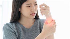 手痛別硬撐！忽視媽媽手小心關節發炎變形