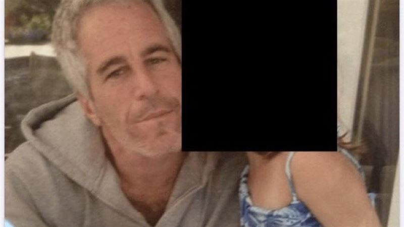 近40張露臉裸照刊出 艾普斯坦檔案出包