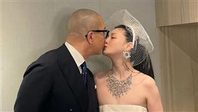 大S早在2005年寫下答案：翻開蝴蝶飛了，看懂大S徐熙媛深藏對具俊曄的愛。（圖／翻攝自大S臉書、微博、翻攝自Threads@peichiu65、網友beef_0201授權提供，未經同意請勿轉載、翻攝自《蝴蝶飛了》） 