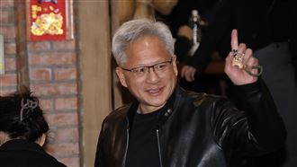 黃仁勳要求重錄一遍　8字中文祝賀全台