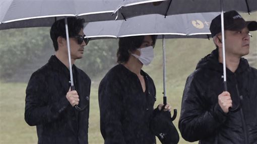 大S對年雕像揭幕　F4言承旭仔仔奔金寶山