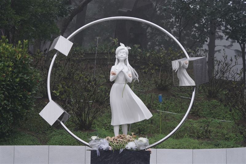 大S「全白雕像」曝光。（圖／記者趙于瑩攝影）