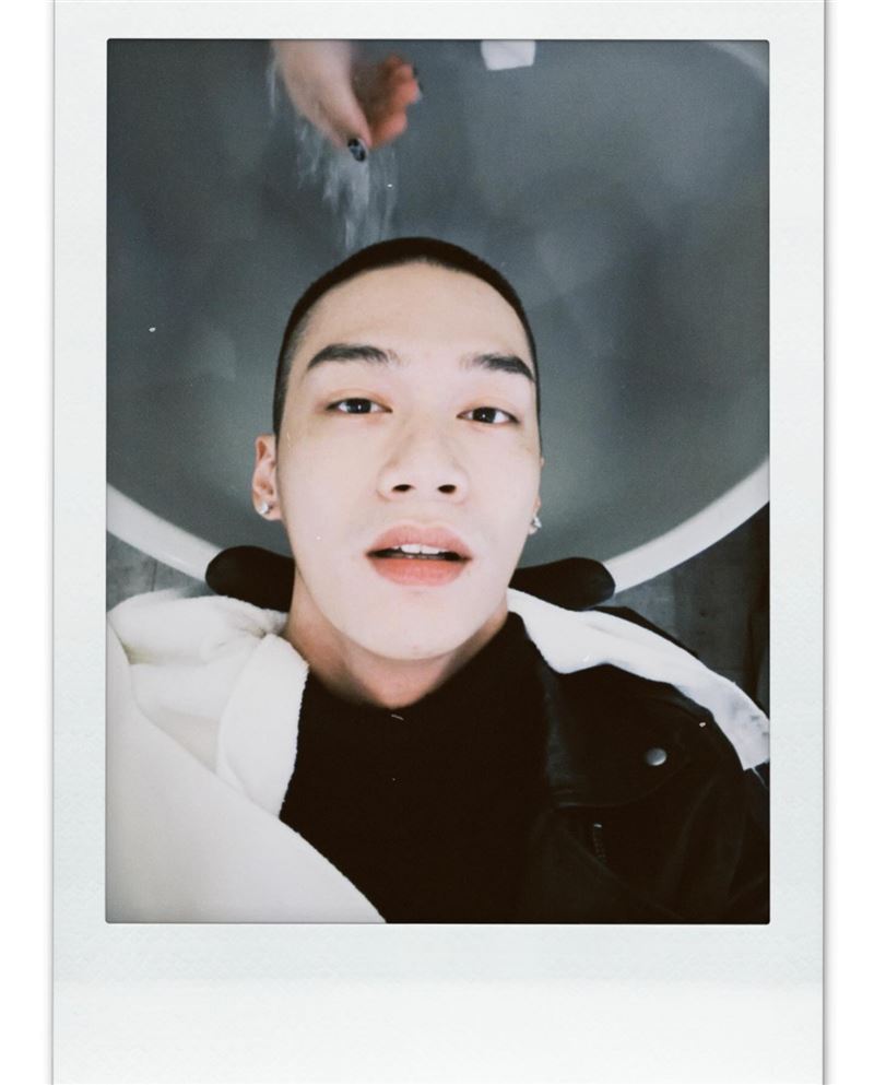 Ozone佳辰、子翔同梯入伍，相約彼此照應。（圖／索尼音樂提供）