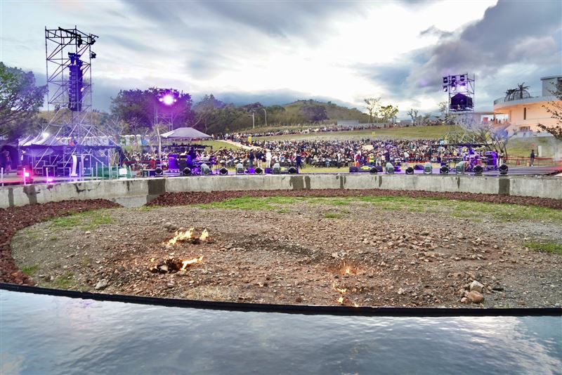 水火共生奇景登場，恆春出火地質公園正式啟用！（圖／屏東縣政府提供）