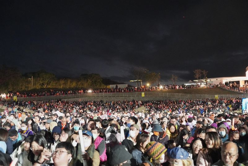 水火共生奇景登場，恆春出火地質公園正式啟用！（圖／屏東縣政府提供）