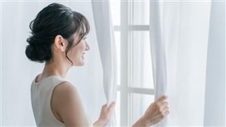 拆洗窗簾泡出1桶墨汁　家事達人教2秘訣