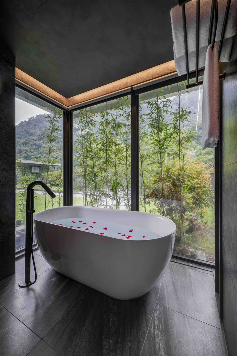 今年情人節適逢農曆新年假期，雲品Collection旗下二館推出期間限定住房專案。（圖／飯店旅宿業者提供）