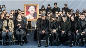 大S紀念追思會親友合影。（圖／經紀公司提供）