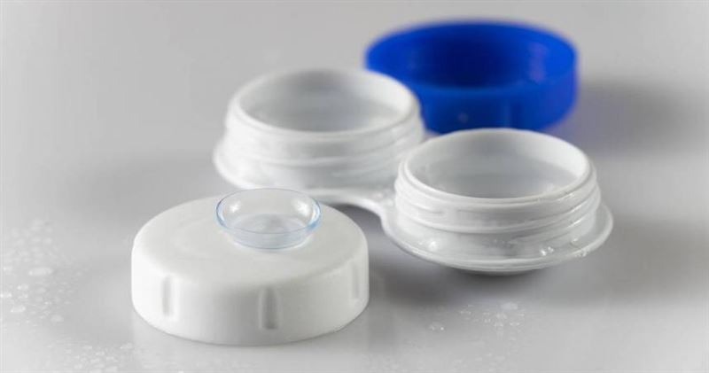 北市衛生局指出，具視力矯正功能的隱形眼鏡屬於第2等級醫療器材，依法僅限取得許可執照的實體通路販售。（示意圖／pixabay）