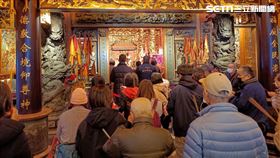 烘爐地拜拜。（圖／記者陳韋帆攝影）