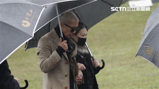 同天淚送2摯友！她曝具俊曄穿27年前大衣