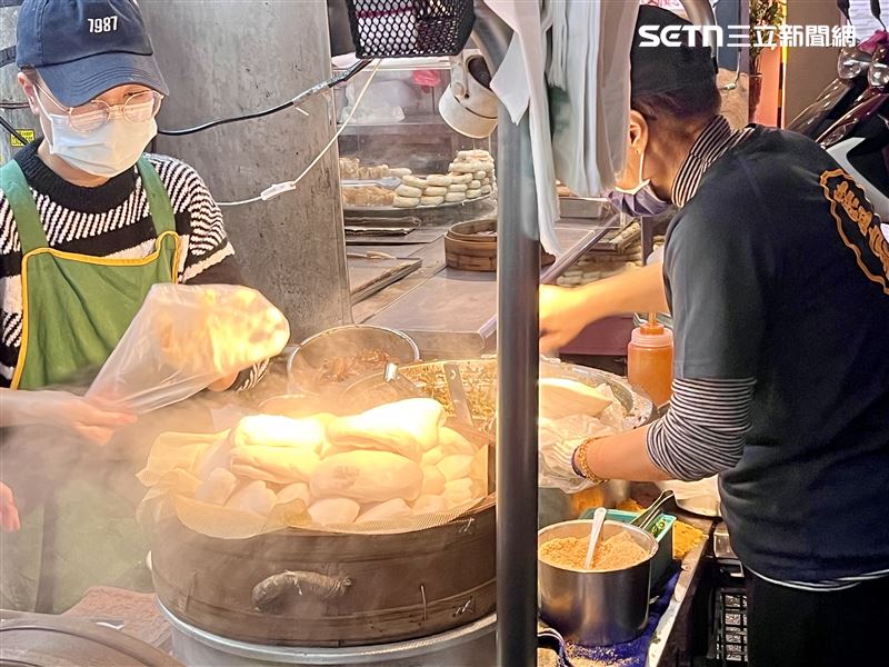 「藍家割包」尾牙當天將準備6000顆迎接客人。(圖／記者賴俊佑攝影）