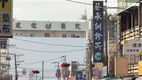 工程,廣告,景點,防水漆,白色,建築,高雄林園建佑醫院,AI,漂浮（圖／翻攝畫面）