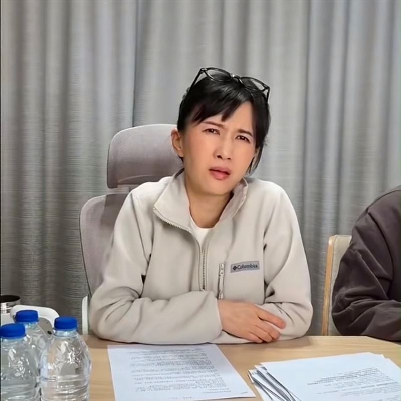 中國網紅Papi醬拍攝諷刺春晚的短片，上架不到48小時內遭到全平台下架。（圖／翻攝自微博）