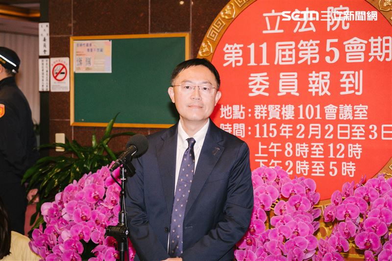 李坤城表示，黃國昌擔任民眾黨總召時關上與綠營協商的大門，希望綠白之間有機會協調。（圖／記者楊士誼攝影）