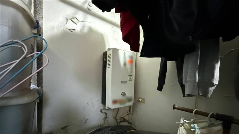 熱水器RF室外型裝設於陽台。（圖／翻攝畫面）