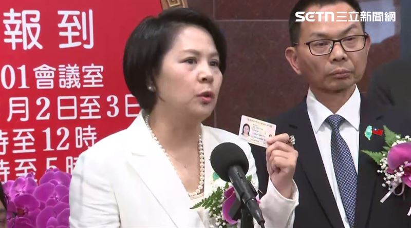 民眾黨立委李貞秀說明國籍問題（圖／翻攝畫面）