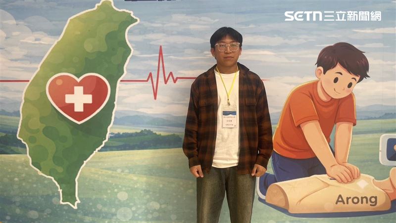 教授突倒下沒脈搏　男大生路過搶命成功