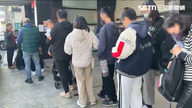 彰化市一家皮膚科診所因生意太好，成為「代排黃牛」目標，以代排1次1500元攬客。（圖／翻攝畫面）