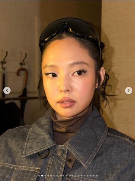 Jennie被韓網狠批髮型像「大媽」。（圖／翻攝自IG @jennierubyjane）