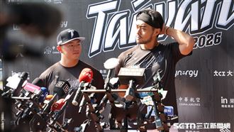 鄭宗哲、林家正參觀皇鷹學院　洪總這麼說