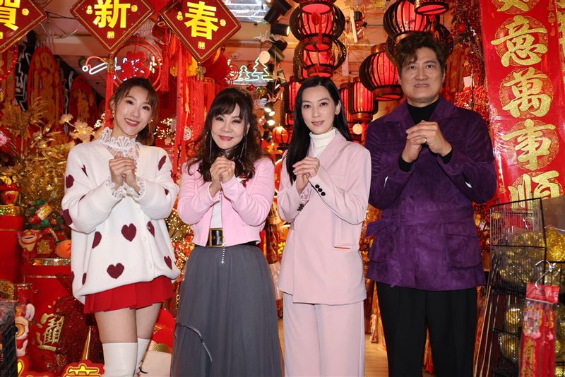 龍千玉(左2)領軍謝金晶(左起)、陳淑萍、楊哲出席記者會。(圖/記者鄭孟晃攝影)