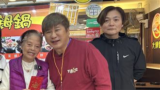 胡瓜化身驚喜！地方阿嬤眼神冒愛意出手了