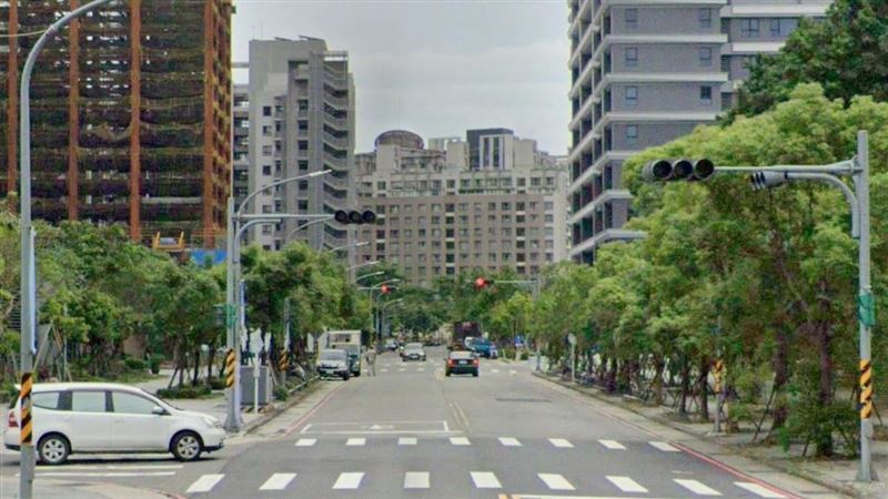 2025年前三季新北購屋十大熱門房貸路段出爐，土城莊園街因大型社區交屋以1126筆奪冠，淡水新市一路一段及林口文化三路則緊隨其後。（圖／翻攝Google Mpas）
