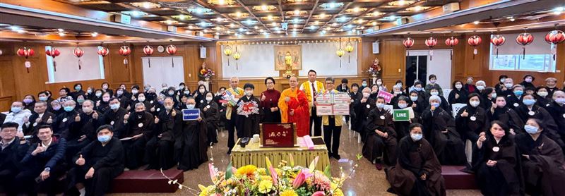 永和分局特別感謝佛光山永和學舍妙具法師貼心提供場地，未來將持續舉辦識詐活動，結合在地力量，共同守護民眾財產安全。（圖／翻攝畫面）