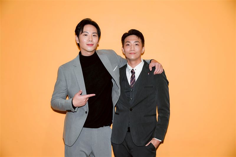 楚翔（右）回歸三立八點檔。（圖／三立提供）