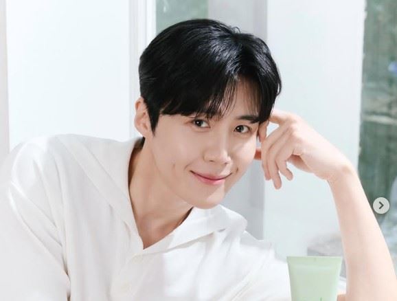 金宣虎捲入逃漏稅爭議。（圖／翻攝自IG @seonho__kim）