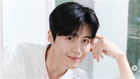 金宣虎捲入逃漏稅爭議。（圖／翻攝自IG @seonho__kim）