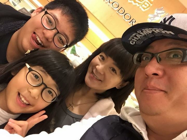 陸元琪分享一家四口少數合照。（圖／翻攝自陸元琪臉書）