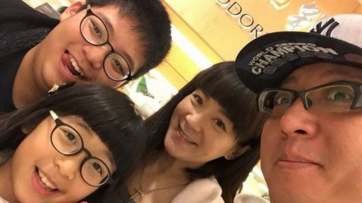 陸元琪聞袁惟仁菸味　慟：祢回來了嗎？