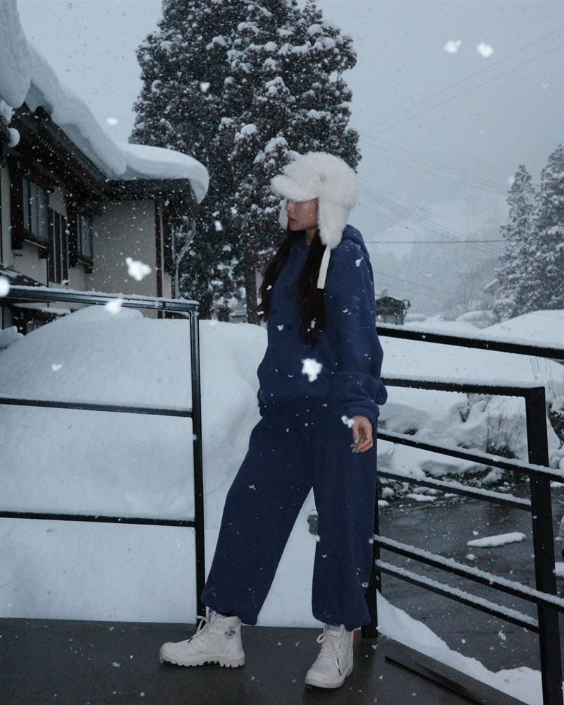 吳映潔於社群平台分享一系列雪國旅遊美照。（圖／品牌業者提供）