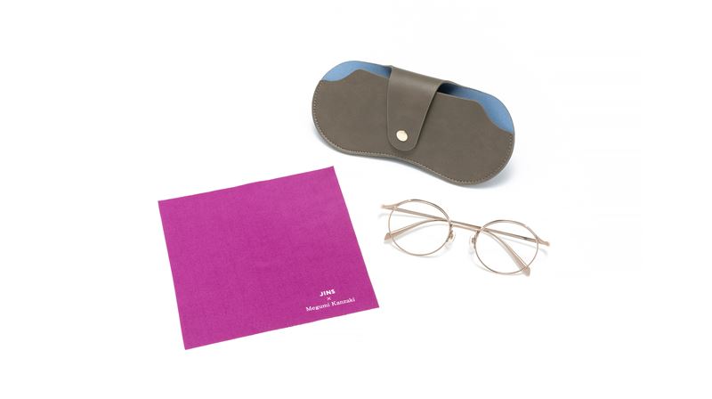 「大人系美顏眼鏡」有專屬眼鏡盒、專屬眼鏡布。（圖／品牌業者提供）