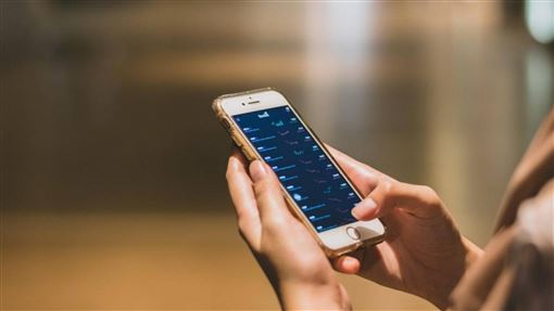 27歲男投機賠半桶金！崩潰：像上下班機器