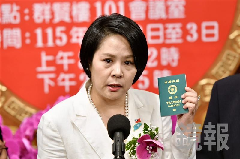 民眾黨不分區立委李貞秀因國籍爭議引起關注，她今天受訪時竟稱，「我唯一只有中華人民共和國國籍」。（鏡報李智為攝）