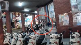 台南,足療刀,派出所,腹部（圖／翻攝畫面）