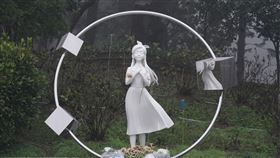 大S「全白雕像」曝光。（圖／記者趙于瑩攝影）