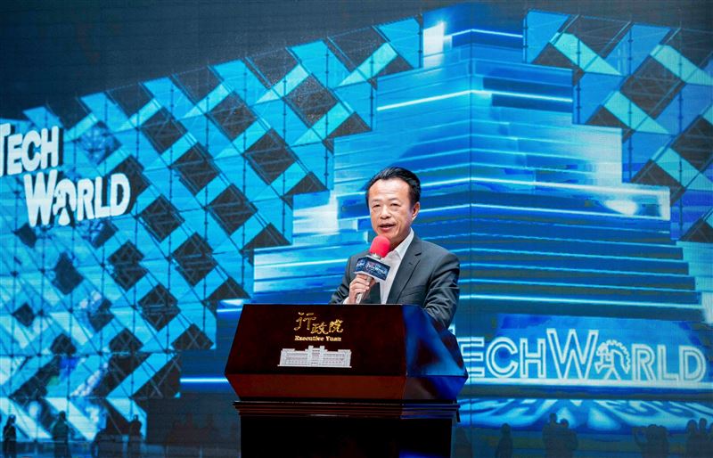 嘉義縣長翁章梁今(4）日出席「2026年台灣燈會TECH WORLD館」記者會。（圖／行政院提供）