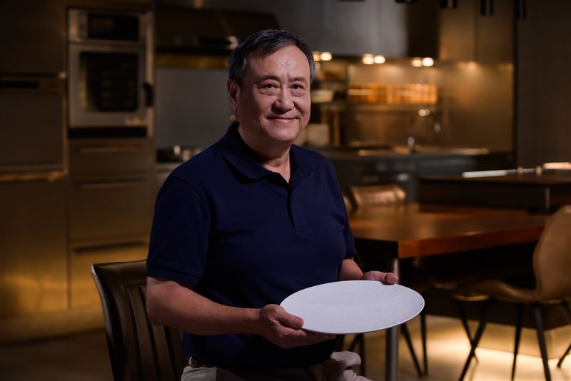 李崗製作魂從片場搬進廚房，最愛料理想像力。（圖／李家宴提供）