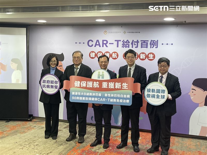 石崇良今（4）日表示，CAR-T採「暫時性支付」機制，截至目前已嘉惠約90名病患，初步臨床成效優於預期。（圖／記者蔣季容攝影）